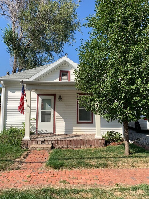 Primary Photo - 1 bed 1 bath house