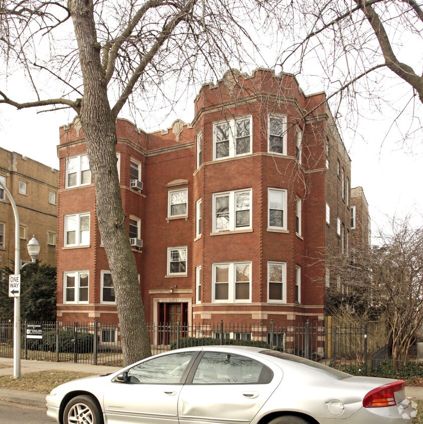 Foto del edificio - 6212-6214 N Bell Ave