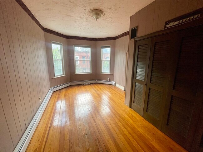 Foto del edificio - 136 Saratoga St