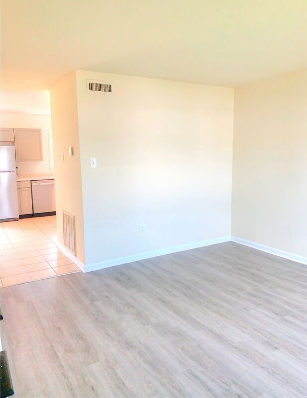 Building Photo - 806 Arlington Road