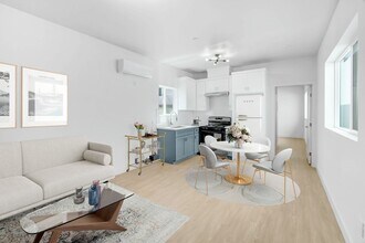 Building Photo - 5924 S Hoover St