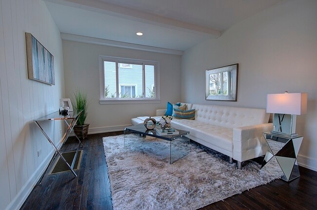 Building Photo - 2333 Illinois Rd