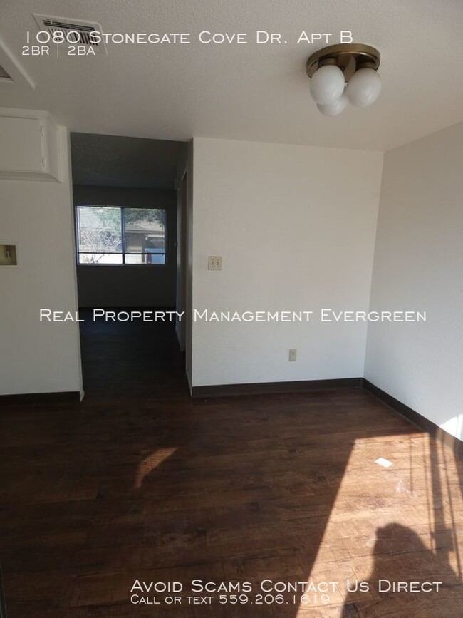 Building Photo - 1080 Stonegate Cove Dr