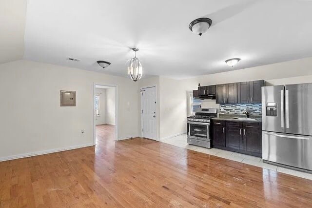 Building Photo - 44 Halstead St