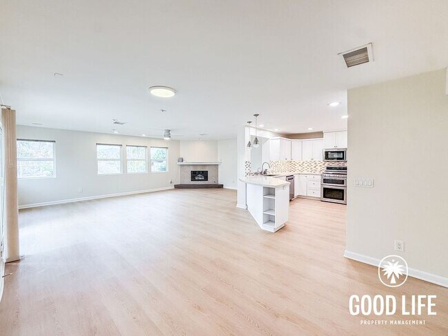 Building Photo - 14825 Morningside Dr