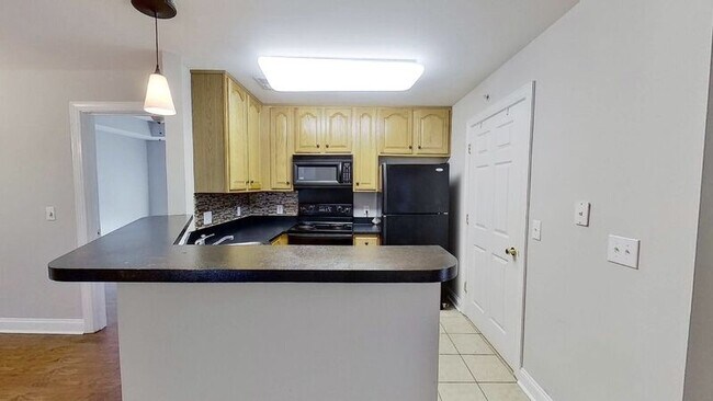 Building Photo - 6792 Mallard Park Dr