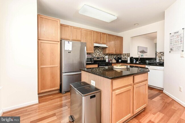 Foto del edificio - 829 Valemount Terrace NE
