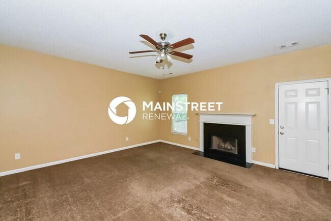 Foto del edificio - 4 Bedroom Pet-Friendly Home in Fairburn, GA with Main Street Renewal