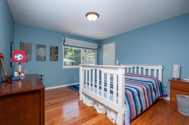 Foto del edificio - 3032 Brittan Ave