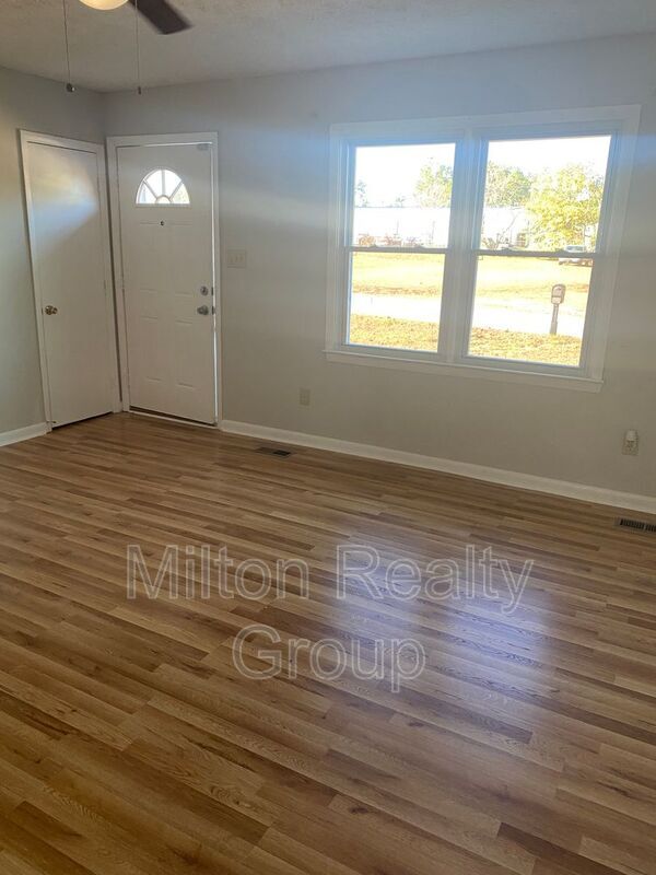 Foto del edificio - 54 Rolling Springs Dr