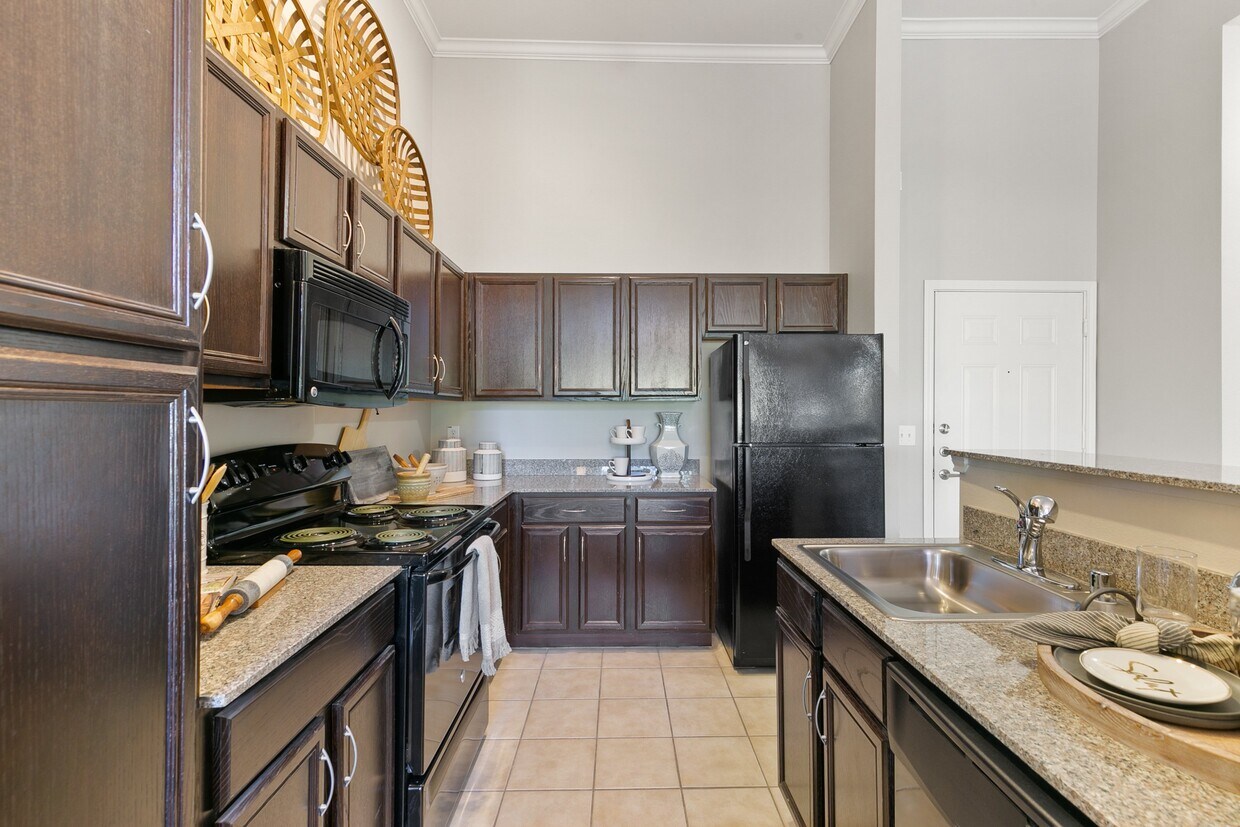 Prairie Crossing Apartments in Farmers Branch, TX