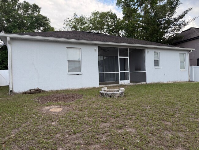 Foto del edificio - 704 Grand Canyon Dr