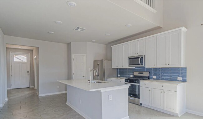 Building Photo - 2511 Seabream Dr