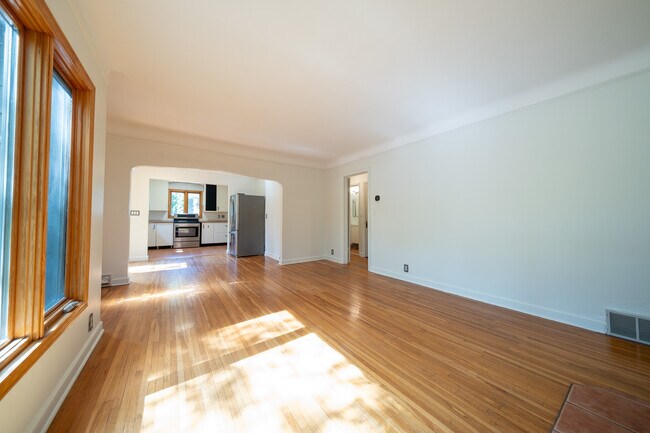 Foto del edificio - 14510 Gleason Lake Dr