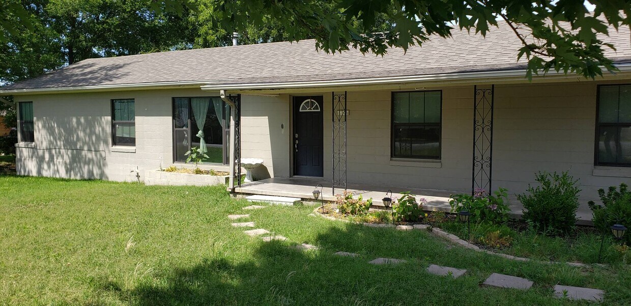1827 S Broadway Blvd, Ada, OK 74820 House Rental in Ada, OK