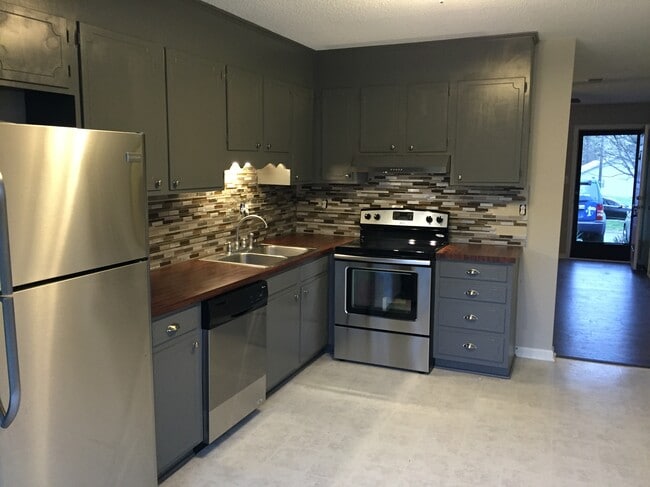 Building Photo - 1608 Windsong Ct