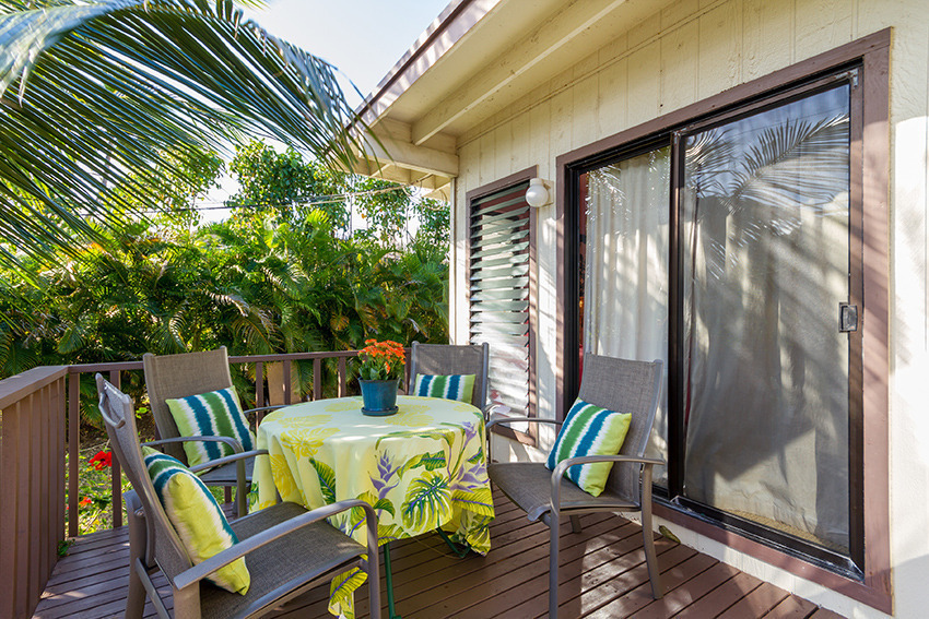 Primary Photo - Adorable Beach Style 3 bedroom, 2 bath hom...