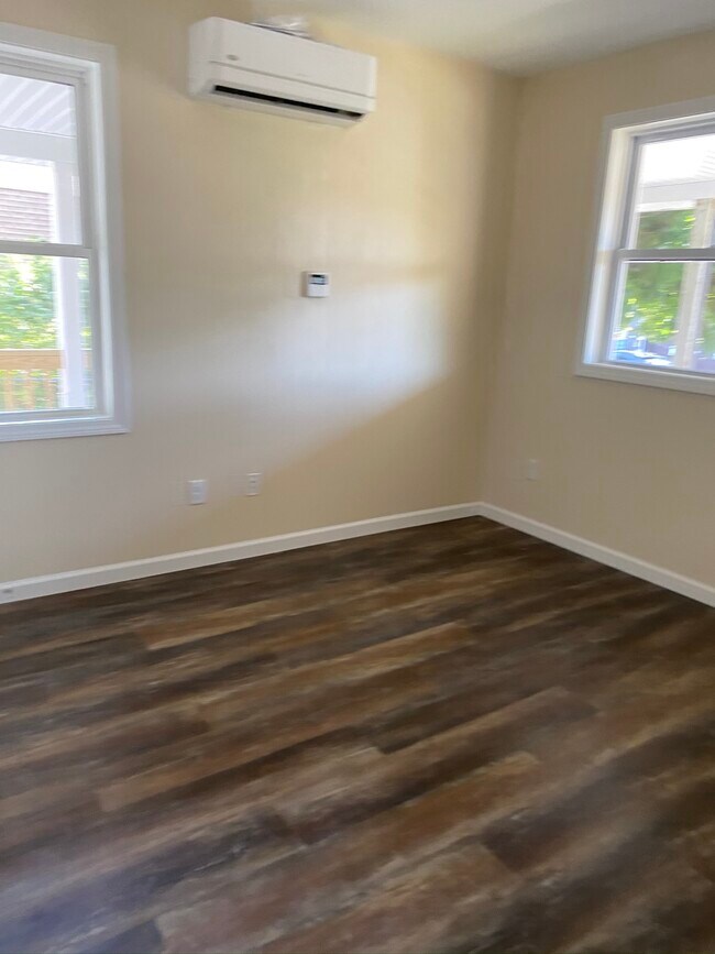 Bedroom 1 - 29 Session St