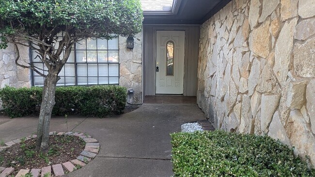 Foto del edificio - 9821 Bancroft Dr