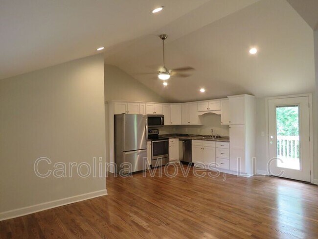Building Photo - 110 Hillandale Rd
