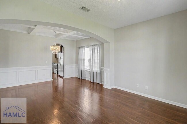 Building Photo - 976 Oak Crest Dr