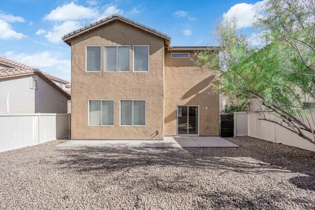 Foto del edificio - Large 3 bedroom, 2.5 bath house!