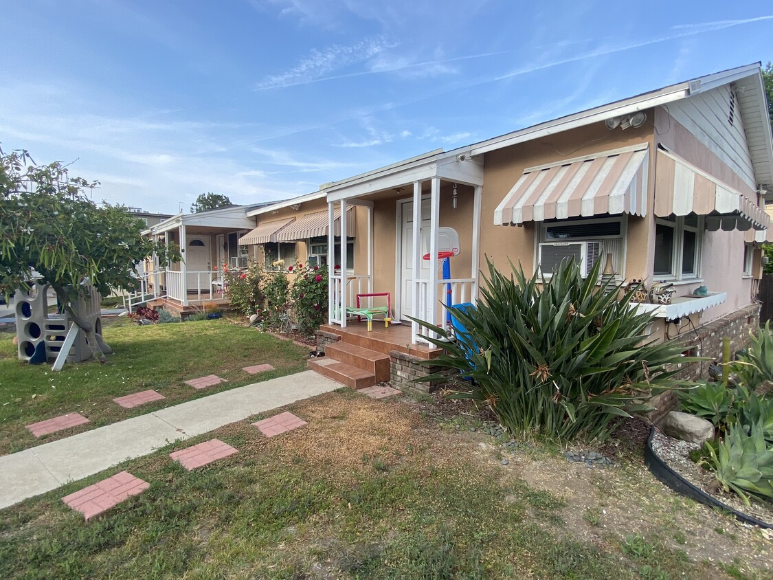 Foto principal - 14913 Vose St