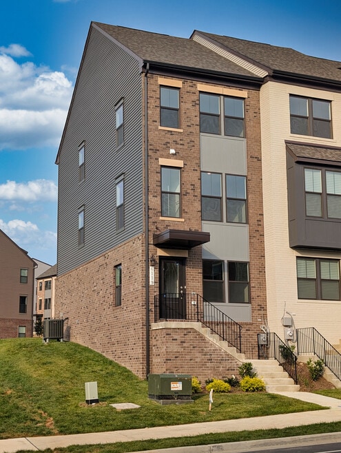 Front - 6119 Northwest Dr