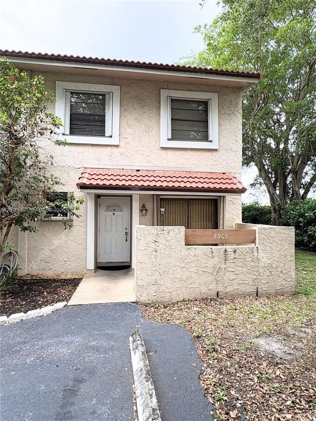 Building Photo - 8905 NW 38th Dr