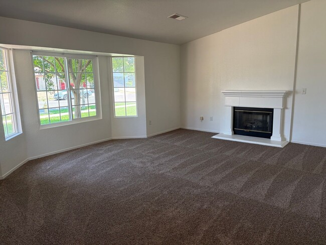 Building Photo - 96 E San Clemente Ct