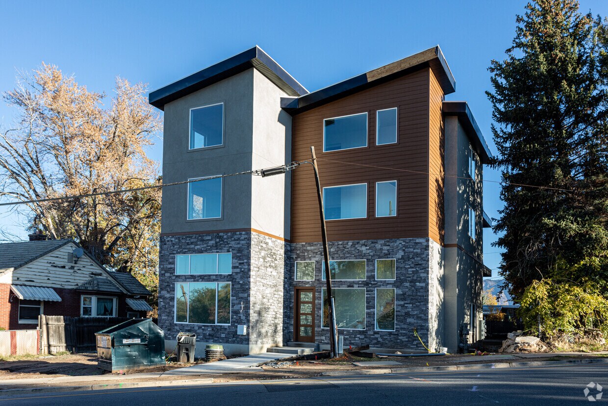 October 2021 - 302 40th St