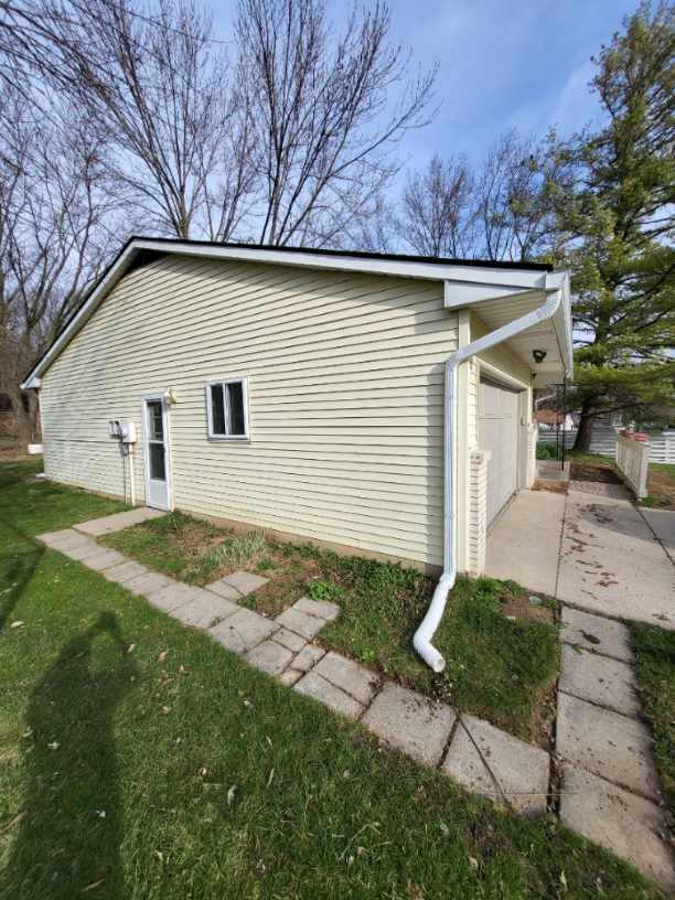 Building Photo - 3344 Southwest Dr