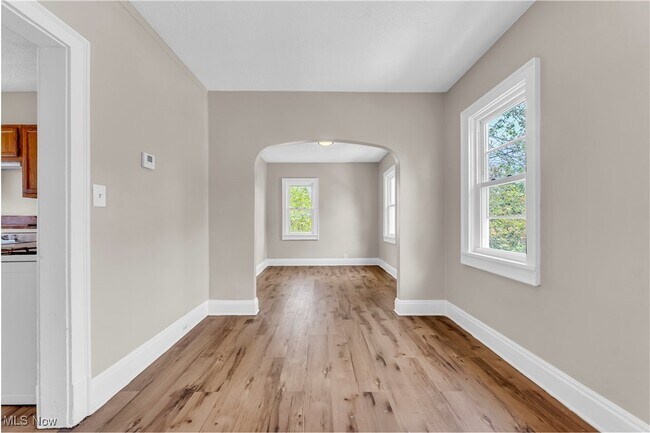 Foto del edificio - 2303 Montclair Ave