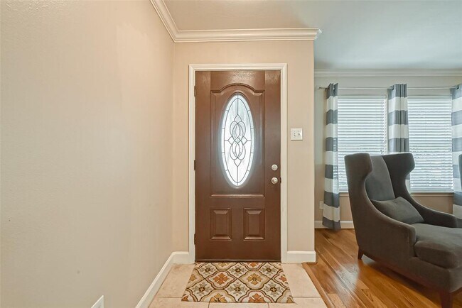 Foto del edificio - 9015 Grand Villa Ln