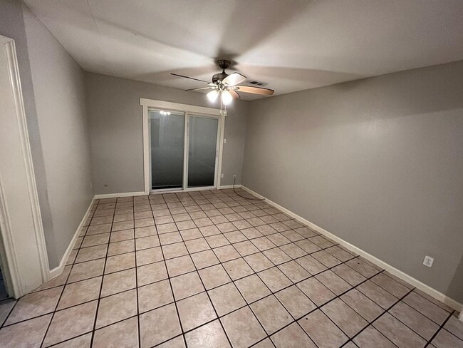 Building Photo - 3757 Hemlock Ln