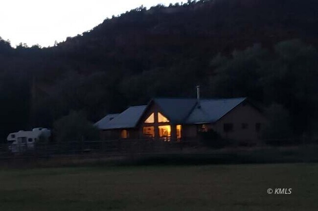 Foto del edificio - 290 Johnson Canyon Rd