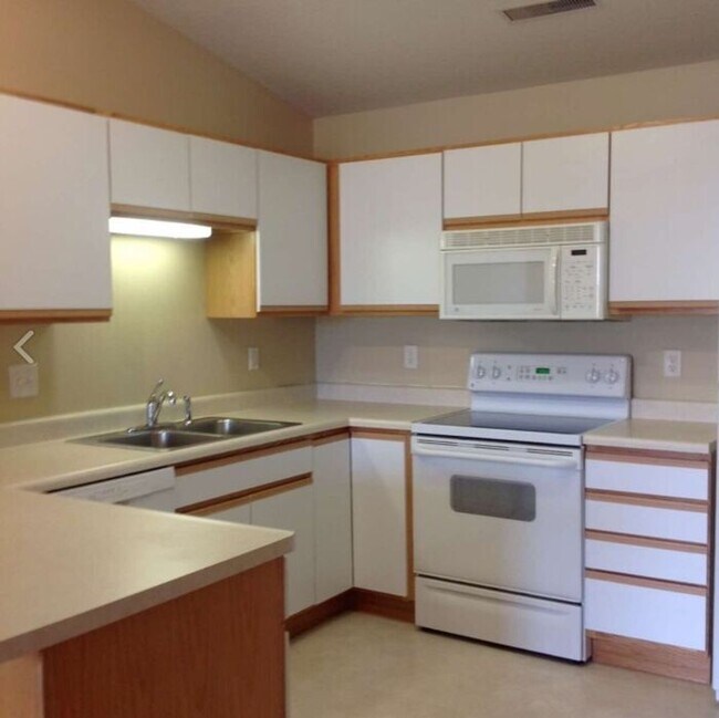 Foto del edificio - $1,250 | 2 Bedroom, 1 Bathroom Condo | Dog Friendly* | Available for August 1st, 2026 Move In!