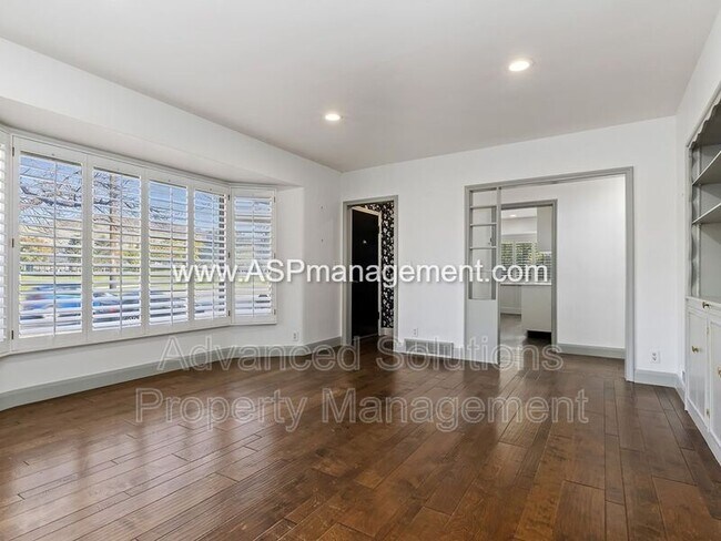 Foto del edificio - 1684 E Sunnyside Ave