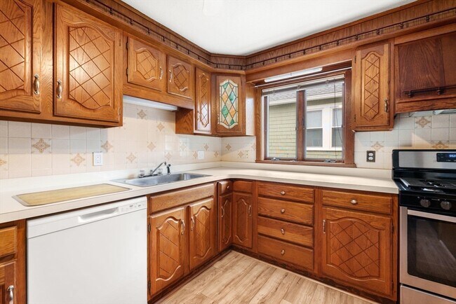 Foto del edificio - 74 Woods Ave