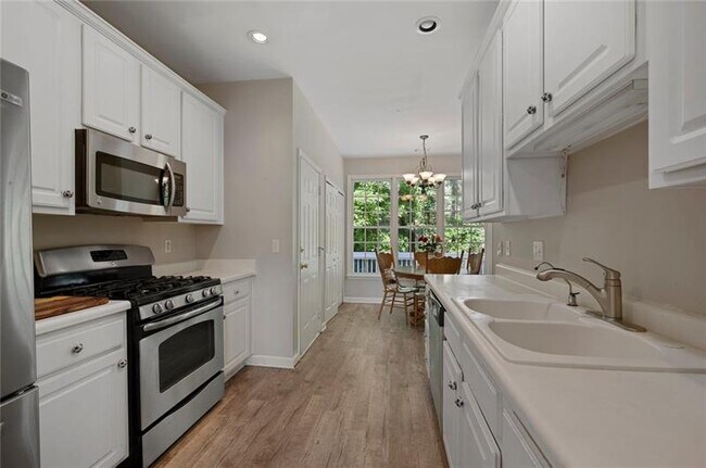 Building Photo - 1085 Winthrope Park Dr
