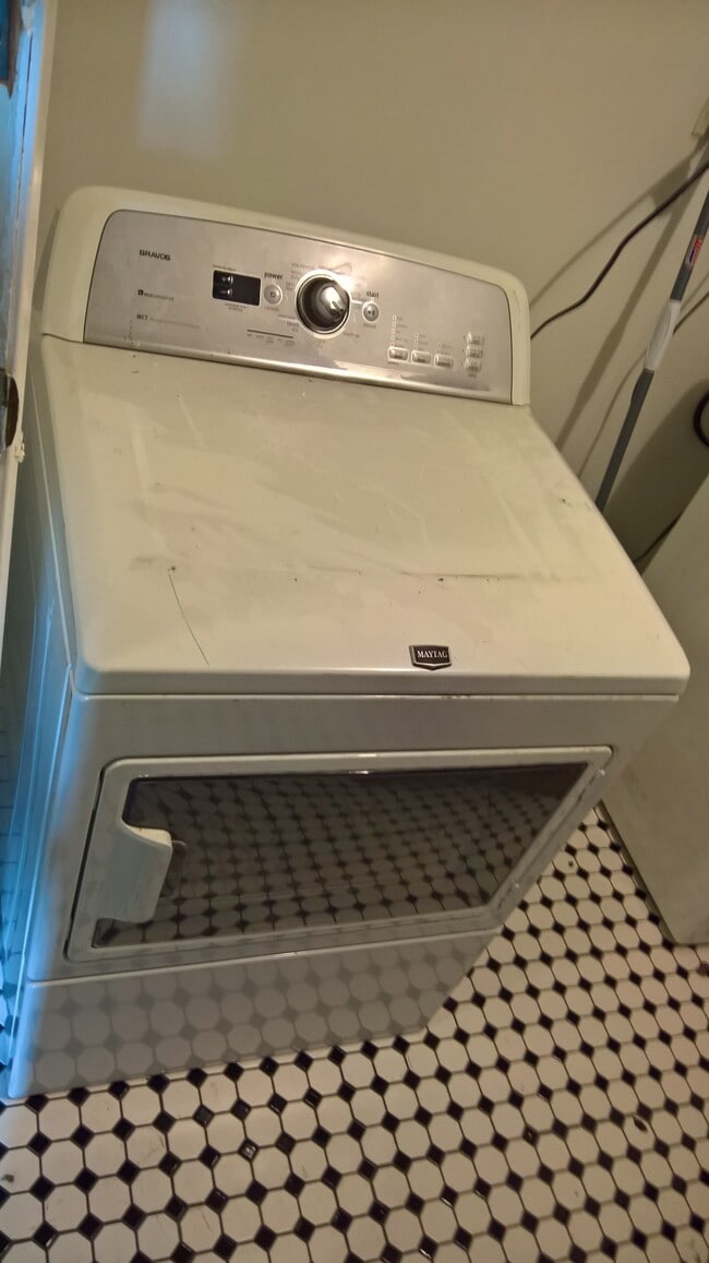 Building Photo - 818 Sandra Dr Building Photo - 818 Sandra Dr