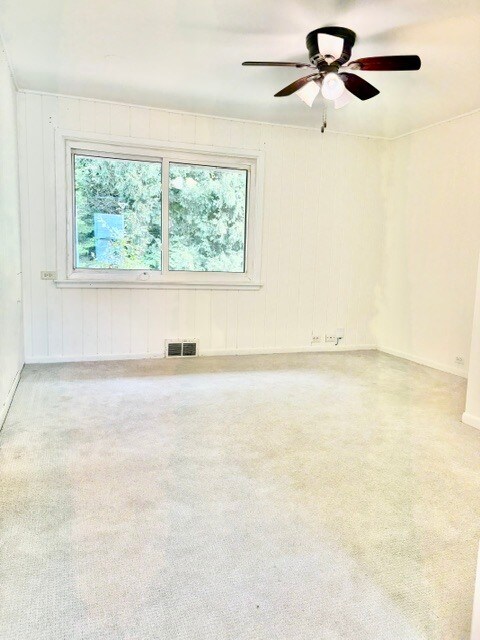 Foto del edificio - 531 Pinecrest Ln