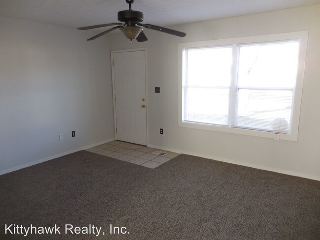 Building Photo - 3 br, 1 bath House - 1299 Glover Drive
