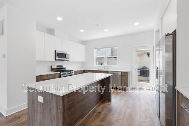 Building Photo - 14 Mural Walk NE