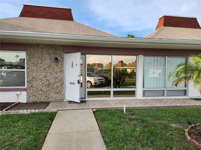 Building Photo - 4347 Tahitian Gardens Cir