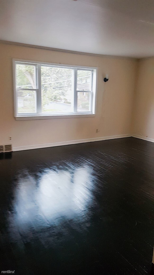 Foto del edificio - 657 Irvington Ave