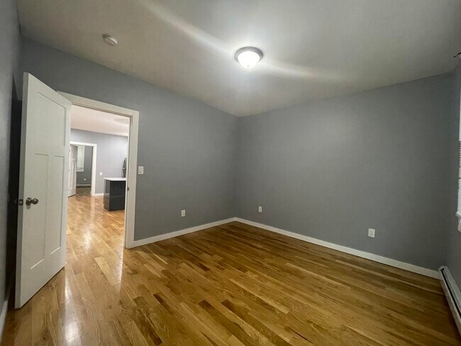 Foto del edificio - 250 Custer Ave