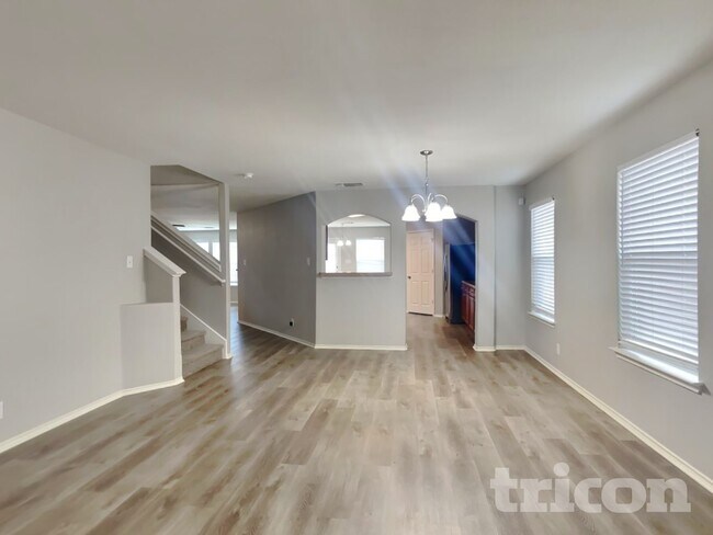 Foto del edificio - 7606 Bismarck Lake