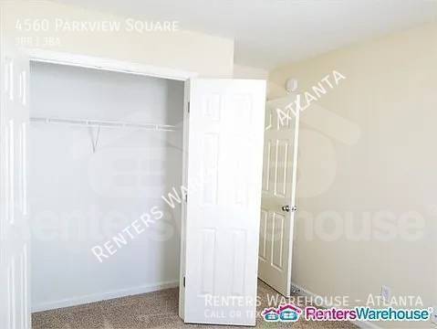 Building Photo - Spacious 3 Bedroom End-Unit Townhome