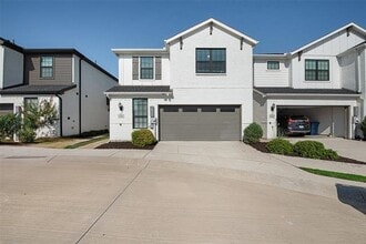 Building Photo - 1106 Bowie Dr